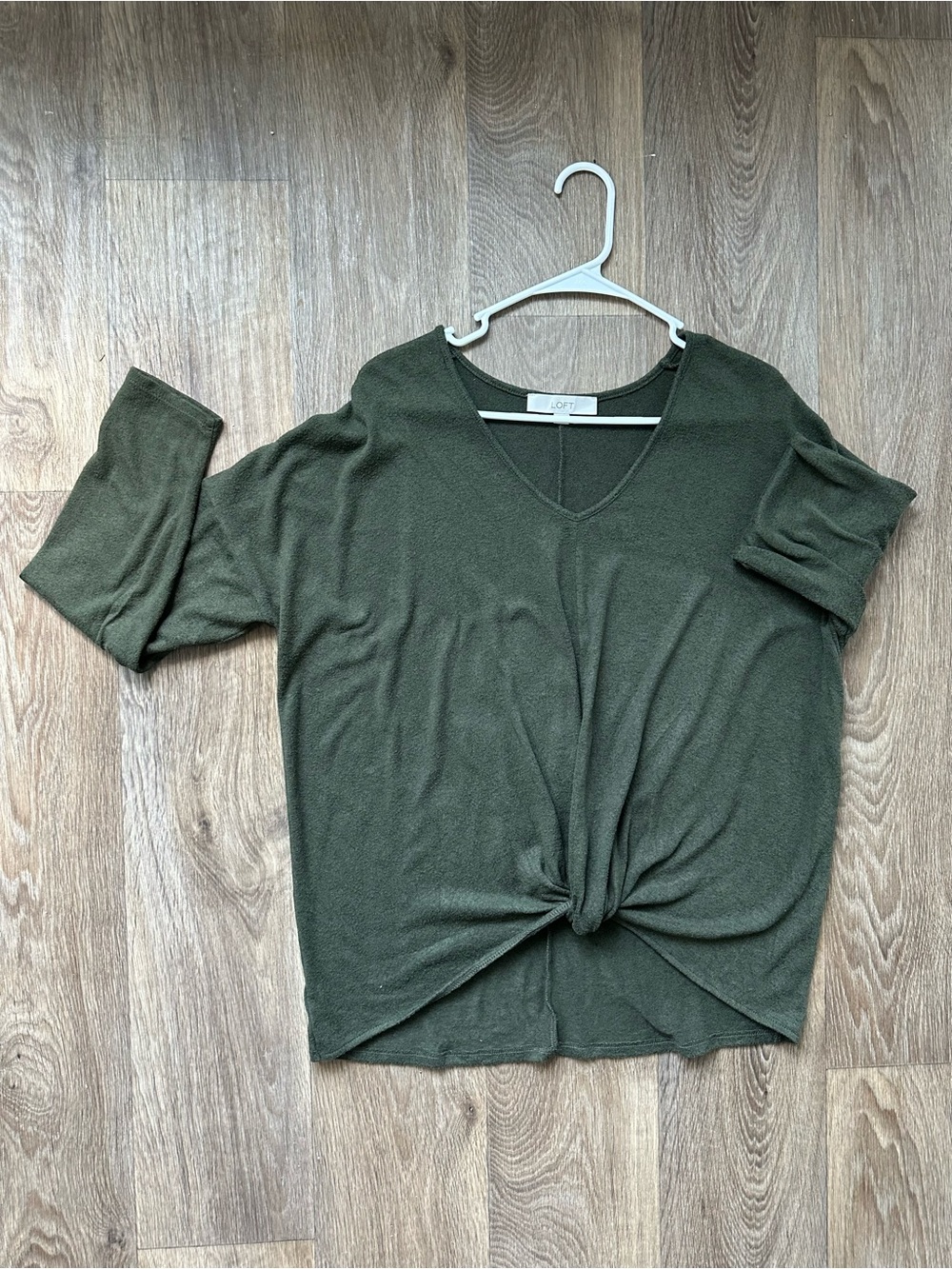 LOFT Olive Green V-Neck Twist Front Knot Long Sleeve Blouse Top Size M